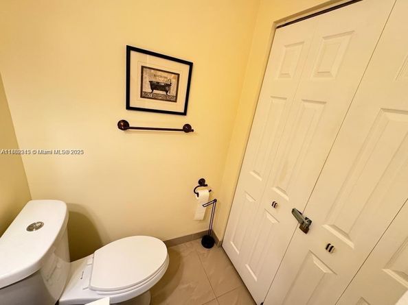 5300 Washington St I208, Hollywood FL 33021