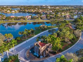 12783 NW 18th Mnr, Pembroke Pines FL 33028