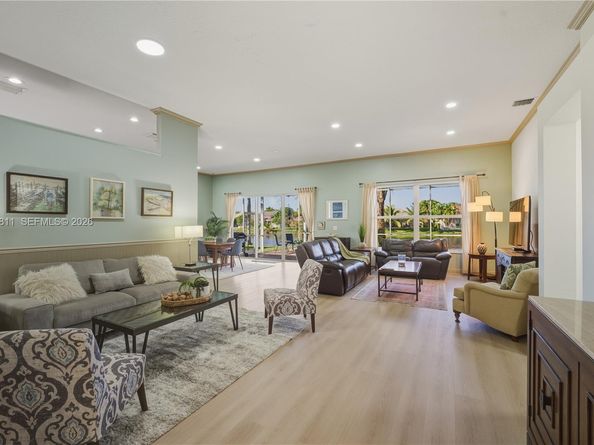 12783 NW 18th Mnr, Pembroke Pines FL 33028