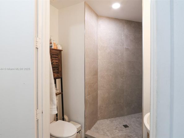 2200 NE 4th Ave 1002, Miami FL 33137