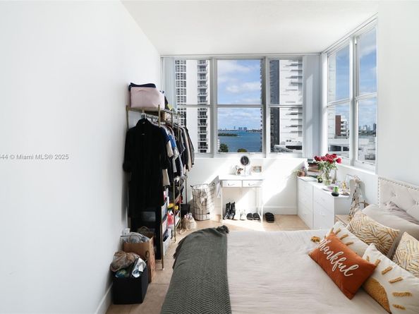 2200 NE 4th Ave 1002, Miami FL 33137