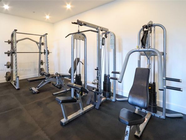 2200 NE 4th Ave 1002, Miami FL 33137