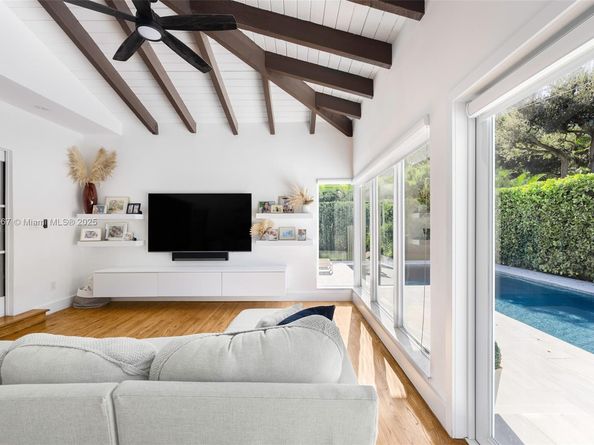 5906 Mall Mall, Coral Gables FL 33146