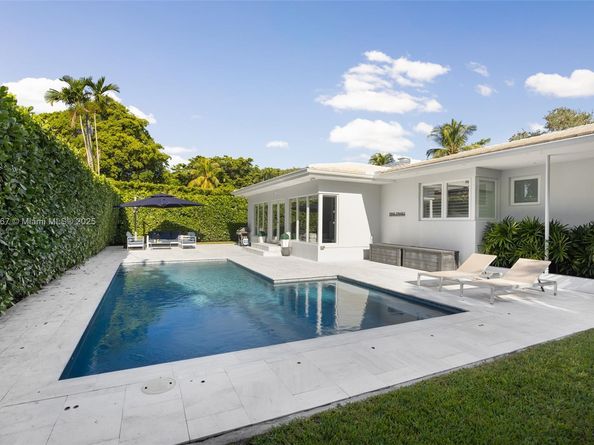 5906 Mall Mall, Coral Gables FL 33146