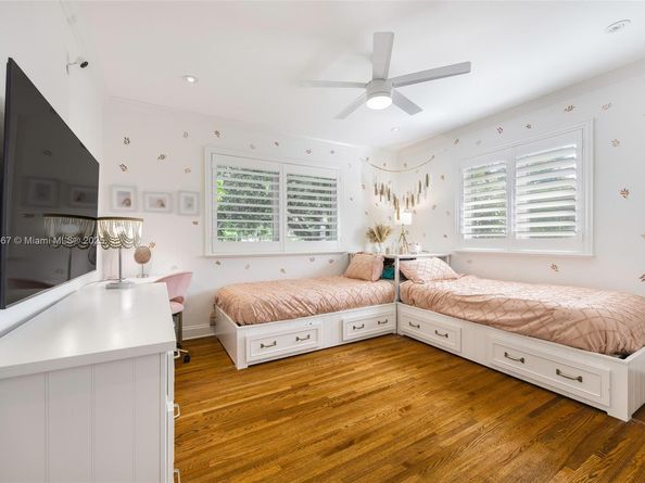 5906 Mall Mall, Coral Gables FL 33146