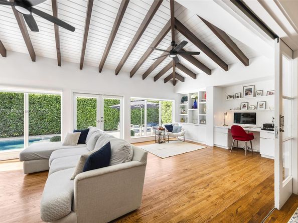 5906 Mall Mall, Coral Gables FL 33146