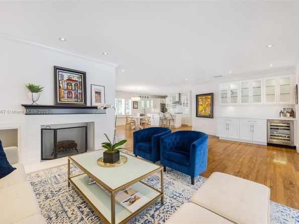 5906 Mall Mall, Coral Gables FL 33146