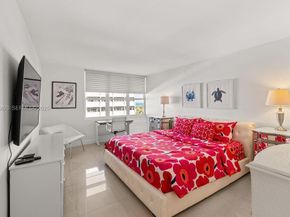 100 Lincoln Rd 702, Miami Beach FL 33139