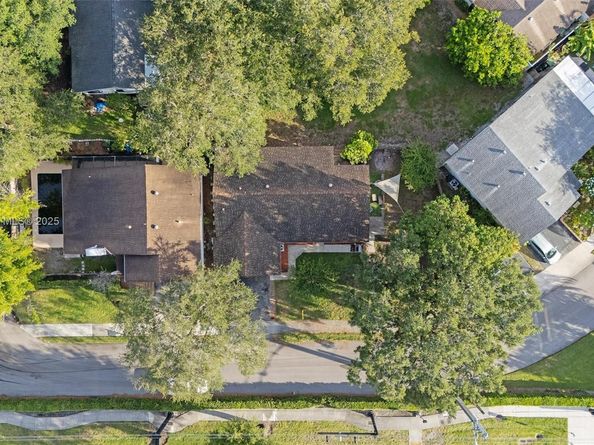 50 Forest Cir, Cooper City FL 33026