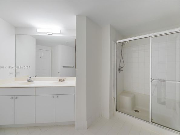 17100 N Bay Rd 1614, Sunny Isles Beach FL 33160