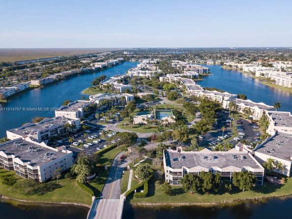 7196 Ashmont Cir 212, Tamarac FL 33321