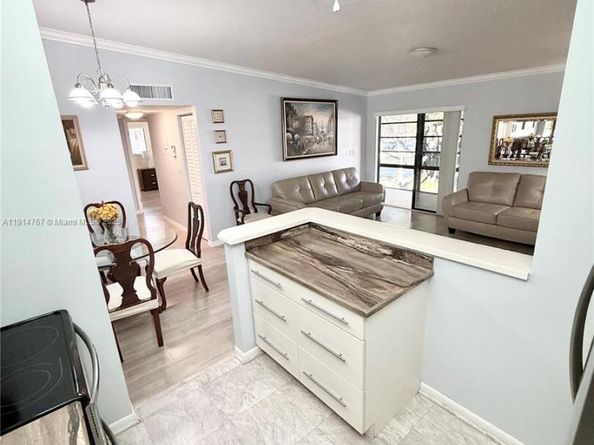 7196 Ashmont Cir 212, Tamarac FL 33321