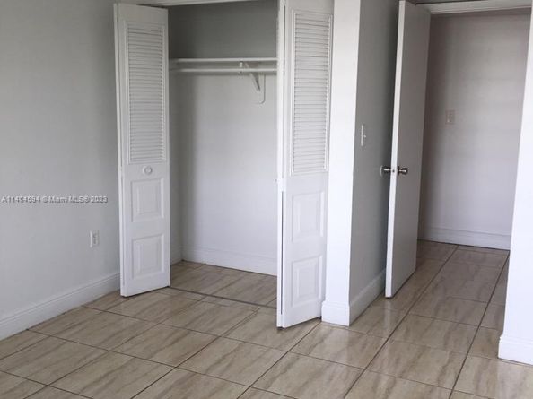 496 NW 165th St Rd D312, Miami FL 33169