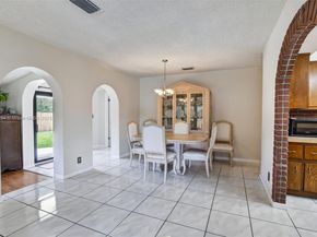 5260 Redwood Ct, Plantation FL 33317