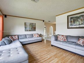5260 Redwood Ct, Plantation FL 33317