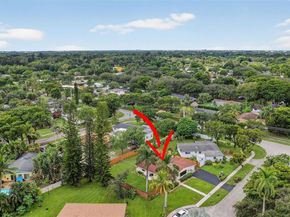 5260 Redwood Ct, Plantation FL 33317