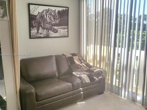 4330 Hillcrest Dr 405, Hollywood FL 33021