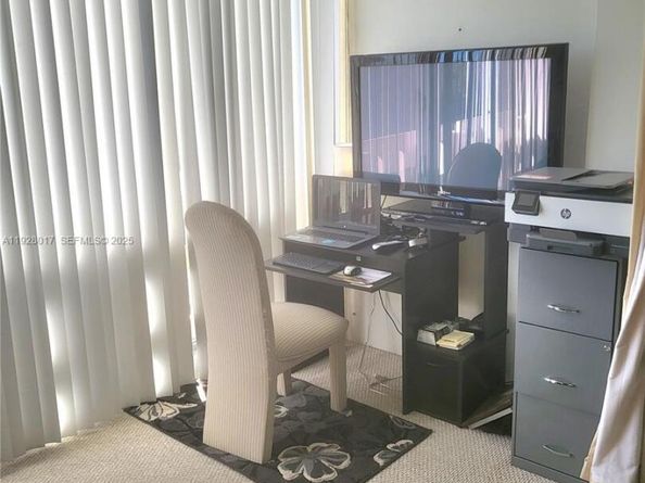 4330 Hillcrest Dr 405, Hollywood FL 33021