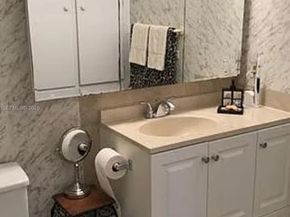 4330 Hillcrest Dr 405, Hollywood FL 33021