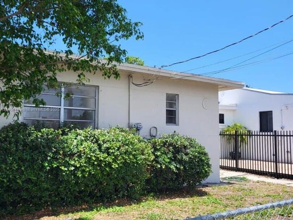 640 - 642 NW 77th St, Miami FL 33150