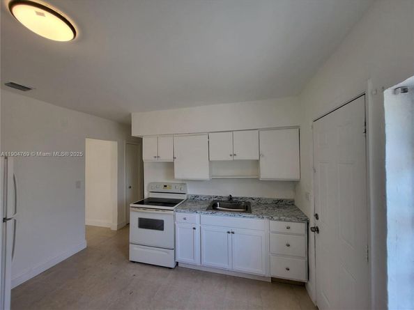 640 - 642 NW 77th St, Miami FL 33150