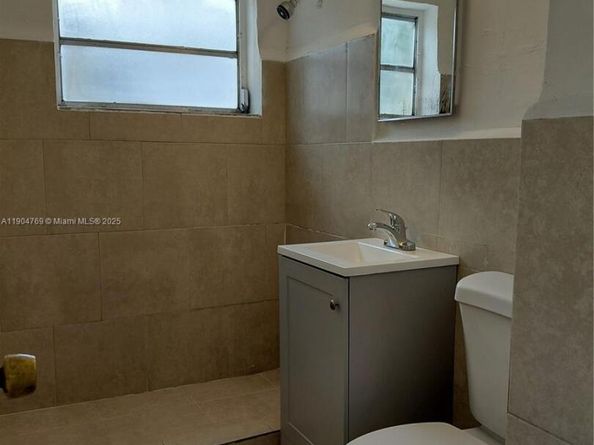 640 - 642 NW 77th St, Miami FL 33150