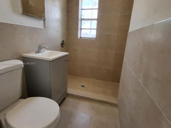 640 - 642 NW 77th St, Miami FL 33150