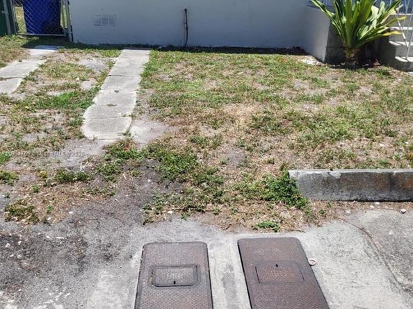 640 - 642 NW 77th St, Miami FL 33150