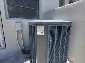 640 - 642 NW 77th St, Miami FL 33150