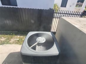 640 - 642 NW 77th St, Miami FL 33150