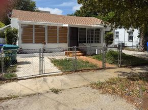 1628 NW 15th St, Miami FL 33125