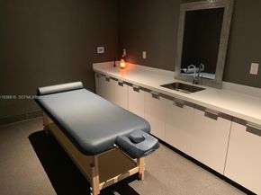 1600 NE 1st Ave 1903, Miami FL 33132