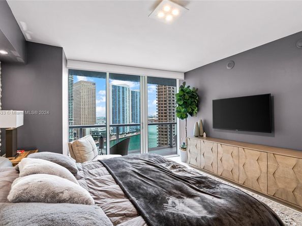 495 Brickell Ave 1702, Miami FL 33131