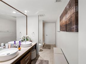 495 Brickell Ave 1702, Miami FL 33131