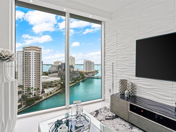 495 Brickell Ave 1702, Miami FL 33131