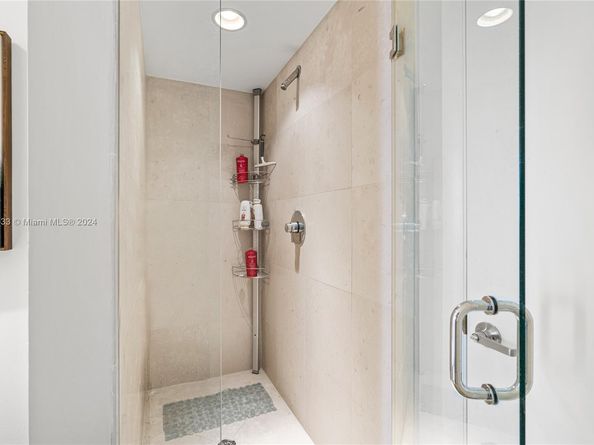 495 Brickell Ave 1702, Miami FL 33131