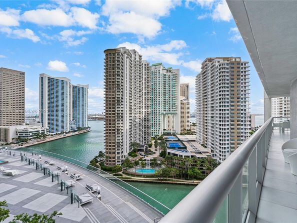 495 Brickell Ave 1702, Miami FL 33131