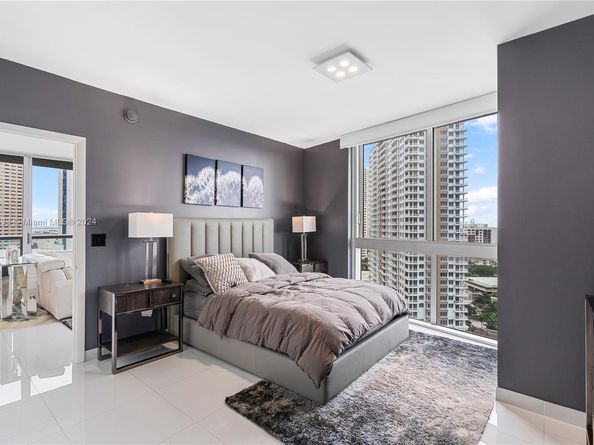 495 Brickell Ave 1702, Miami FL 33131