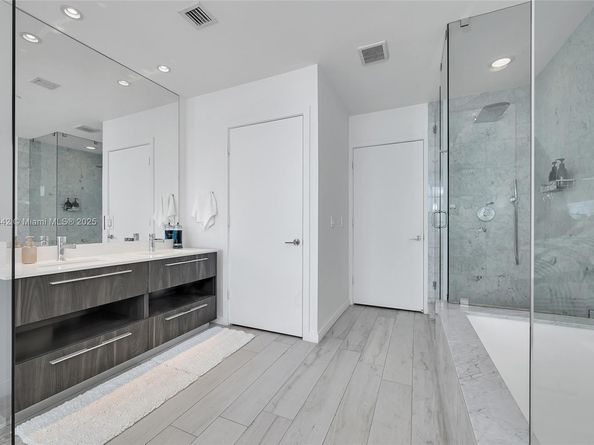 480 NE 31st St 4805, Miami FL 33137