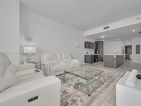 480 NE 31st St 4805, Miami FL 33137