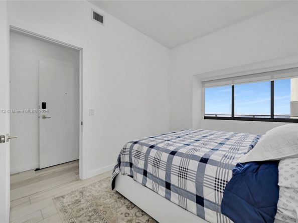 480 NE 31st St 4805, Miami FL 33137