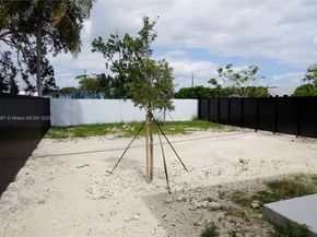 12387 SW 220th St, Miami FL 33170