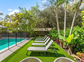 965 NE 171st St, Miami FL 33162