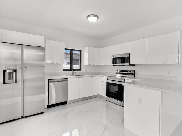 11970-11972 SW 213 St, Miami FL 33177