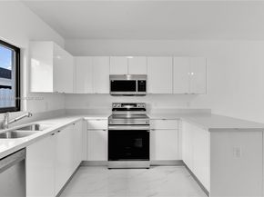 11970-11972 SW 213 St, Miami FL 33177