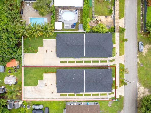11970-11972 SW 213 St, Miami FL 33177