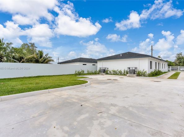 11970-11972 SW 213 St, Miami FL 33177