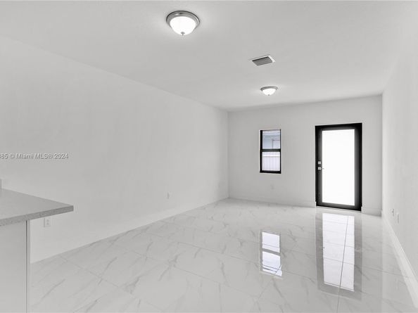 11970-11972 SW 213 St, Miami FL 33177