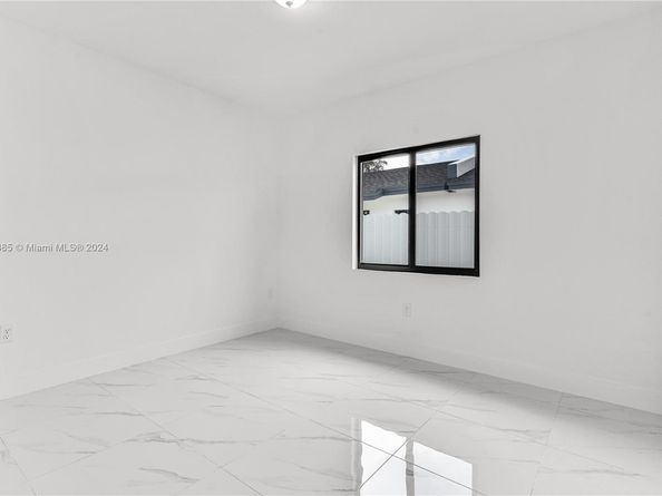 11970-11972 SW 213 St, Miami FL 33177