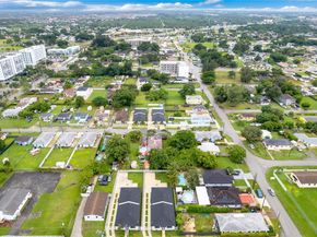 11970-11972 SW 213 St, Miami FL 33177